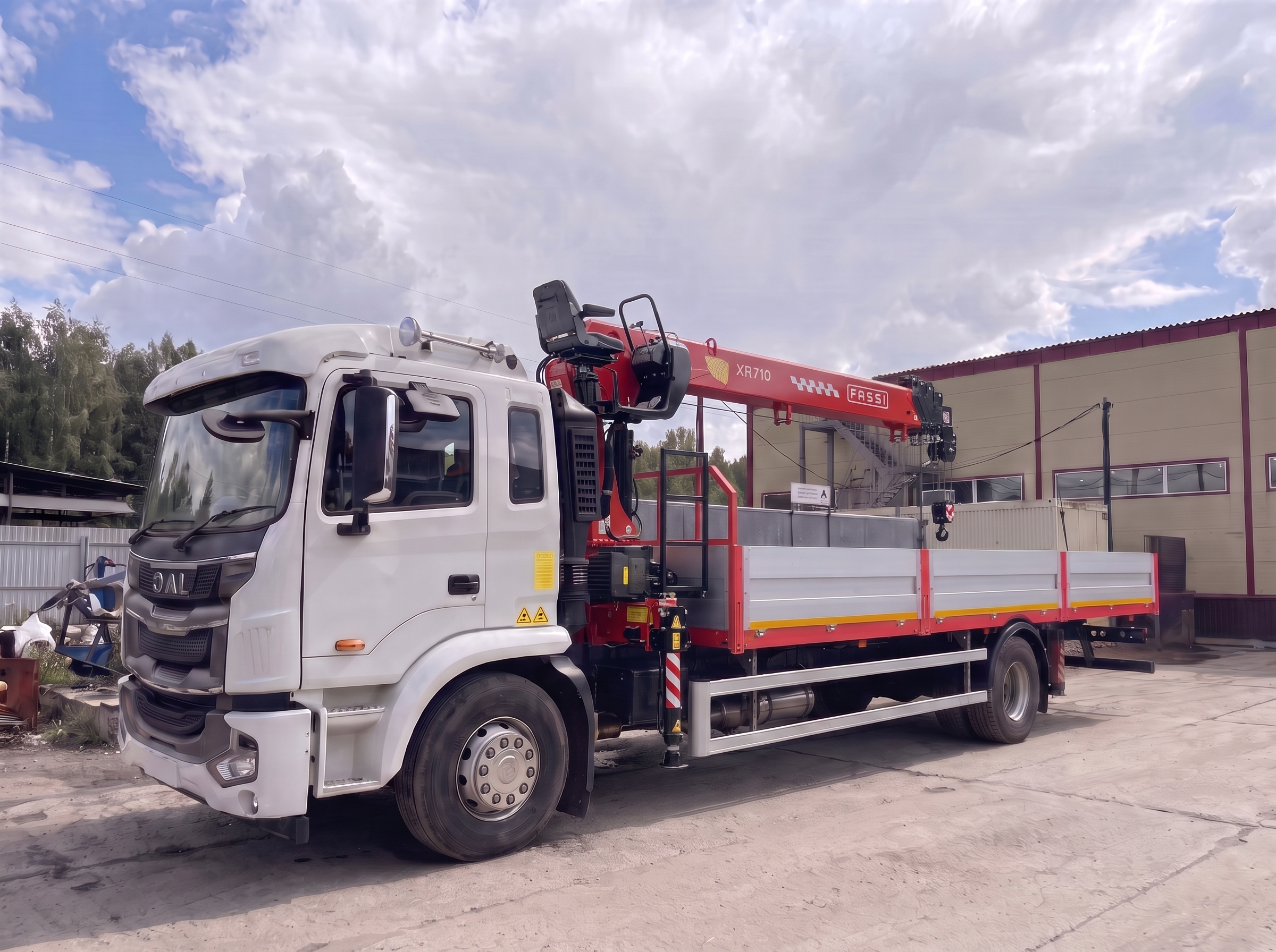 JAC N200 с КМУ FASSI XR-716