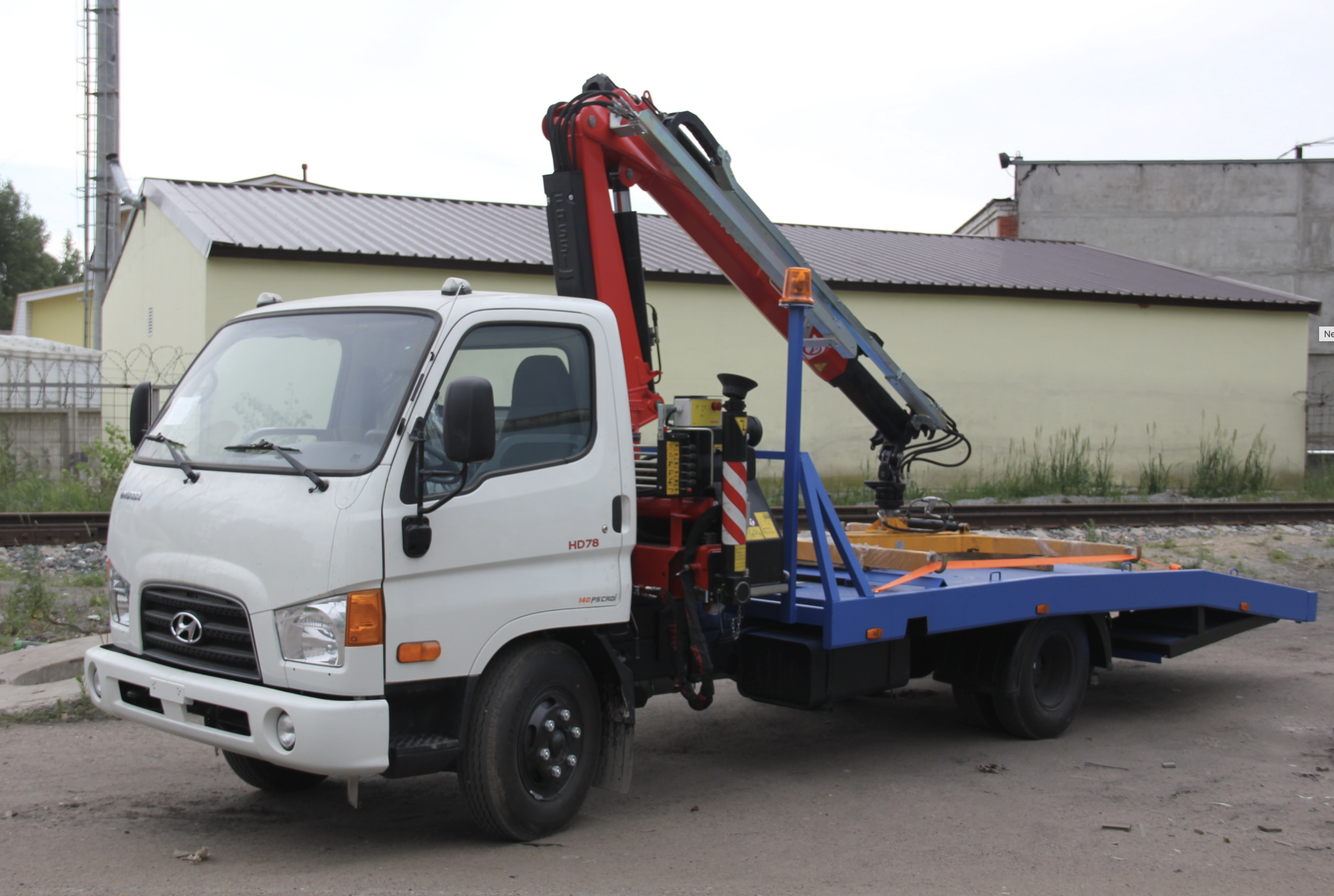 F100AT